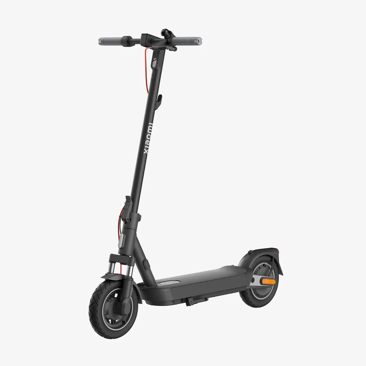 Trottinette électrique Xiaomi Electric Scooter 5 Pro noire, dépliée, vue de profil avec ses roues de 10 pouces